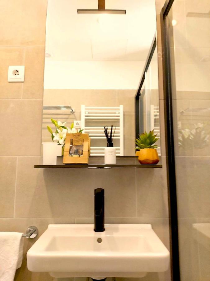 Apartamento Nuevo Y Reformado Al Lado De La Gran Via Madrilena Kültér fotó